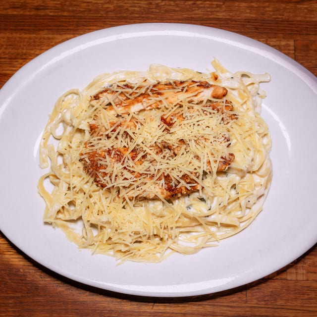 Chicken Alfredo Pasta.